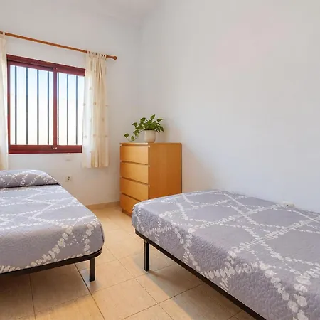 2 Bedroom Cozy In Appartement